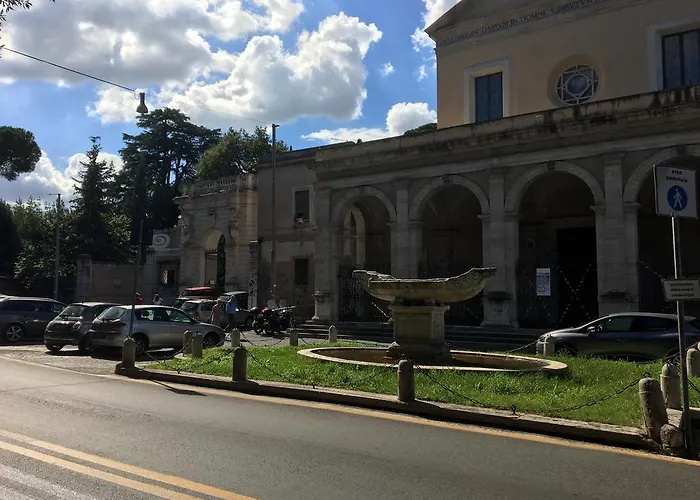 Delightful 100 Meters From The Colosseum